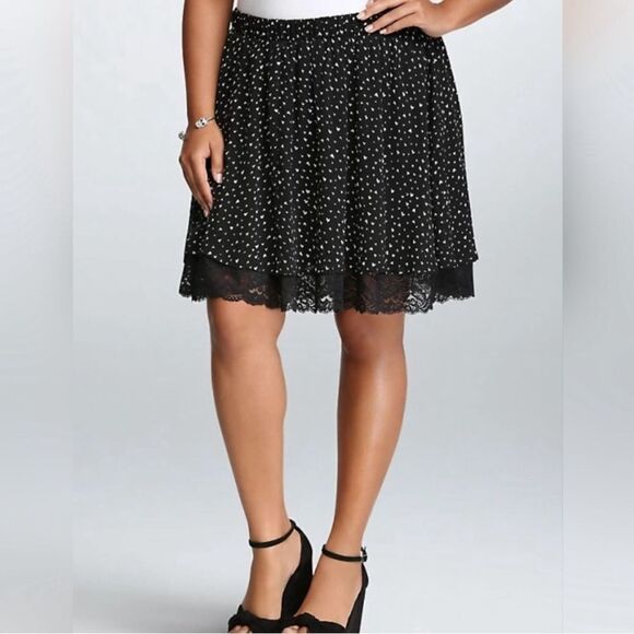 torrid Dresses & Skirts - Torrid novelty hearts lace trim Whimsigoth black white layered skirt 2x